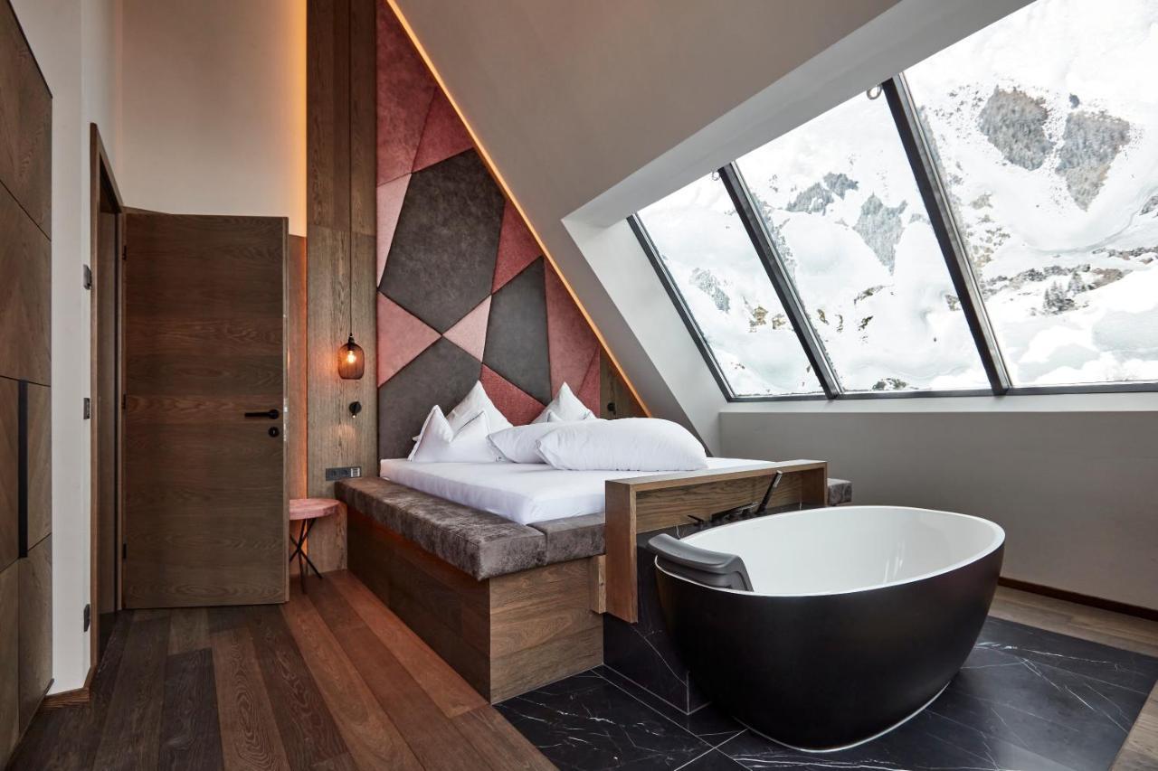 Alpina Hotel 4*